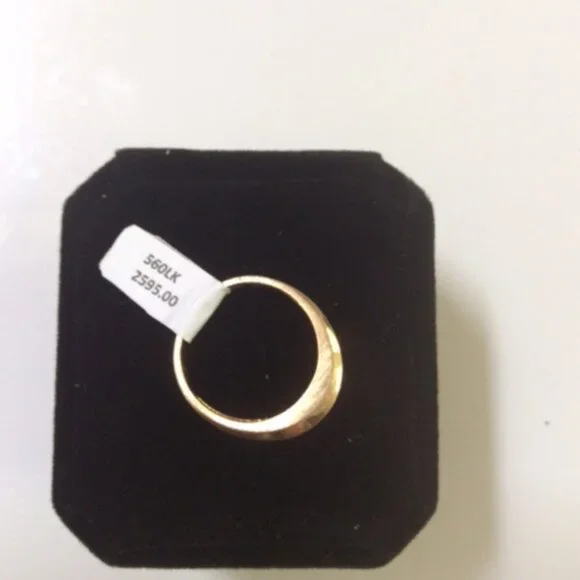 NWT STUNNING 14k GOLD &DIAMOND RING MSRP $4,495 - Picture 4 of 6